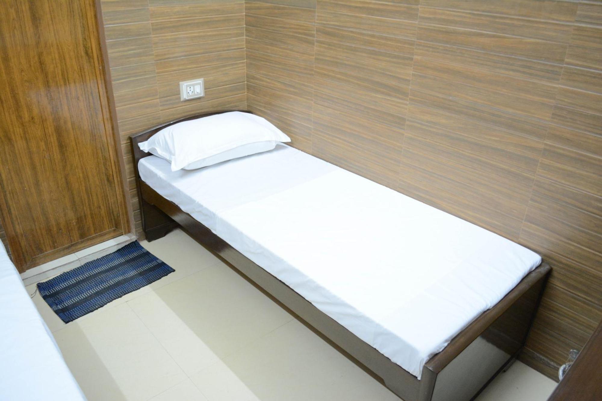 Al Noor Mansion Hotel Madras Buitenkant foto