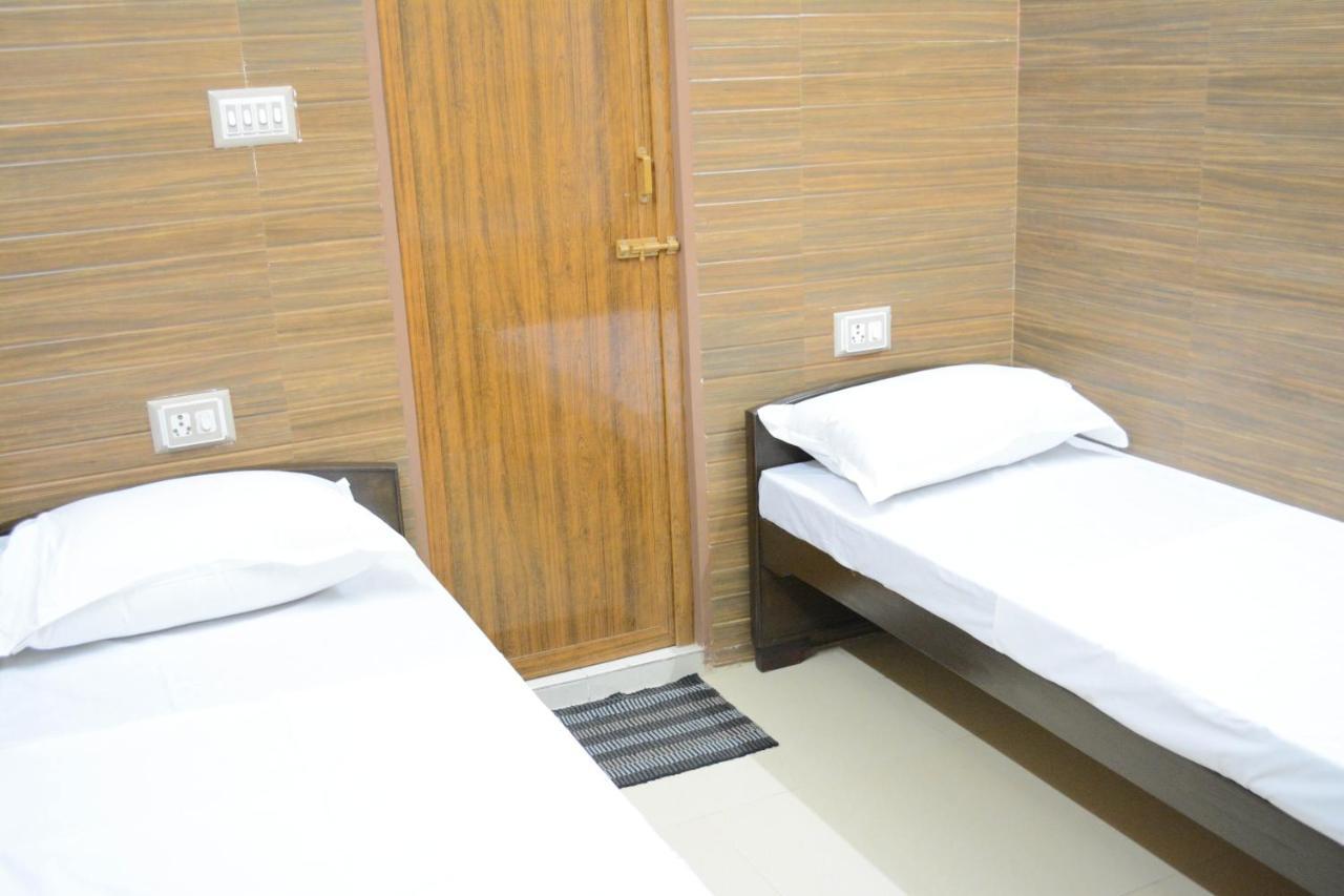 Al Noor Mansion Hotel Madras Buitenkant foto